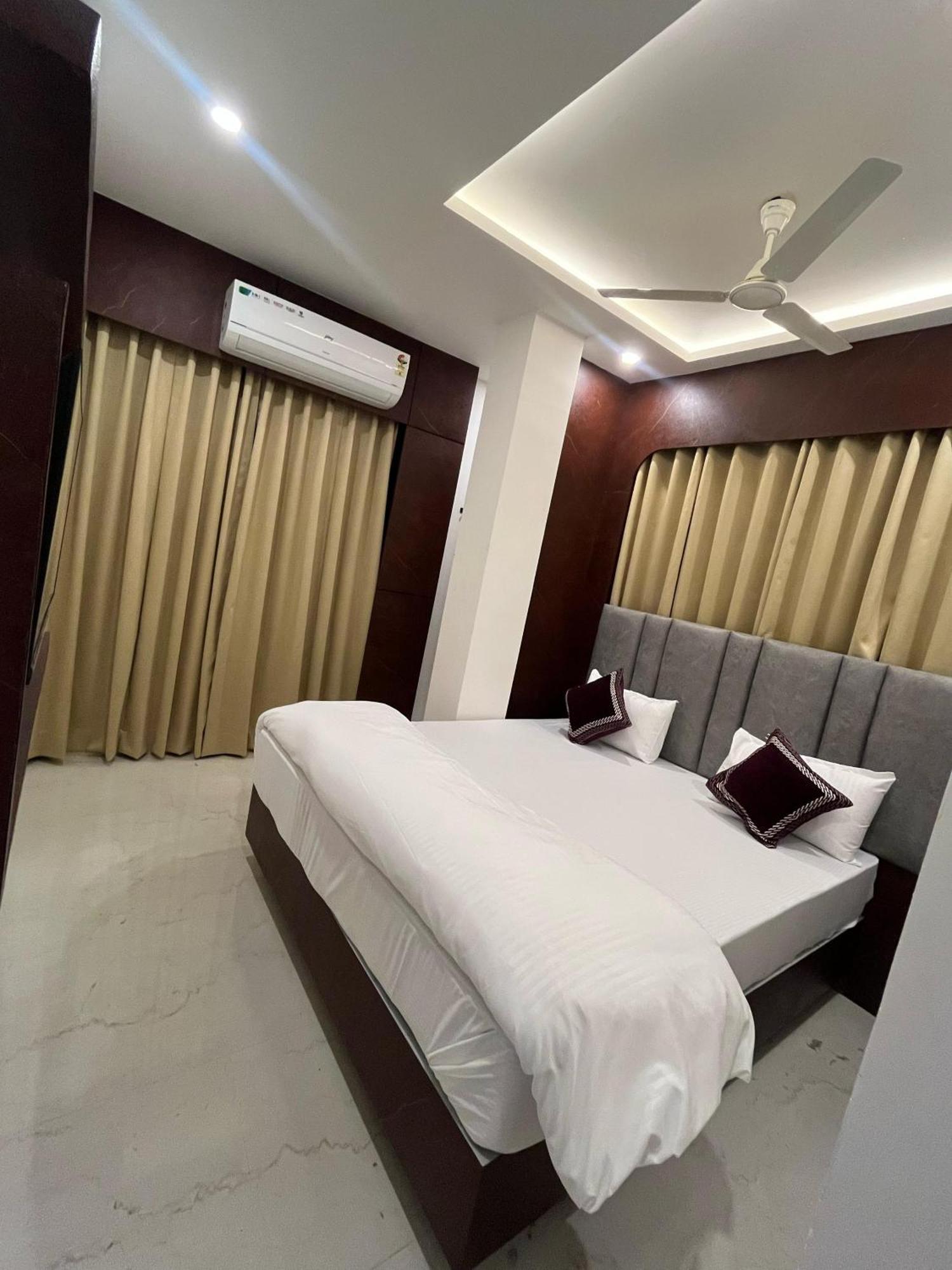 Hotel Revanta Bhilwara Exteriör bild