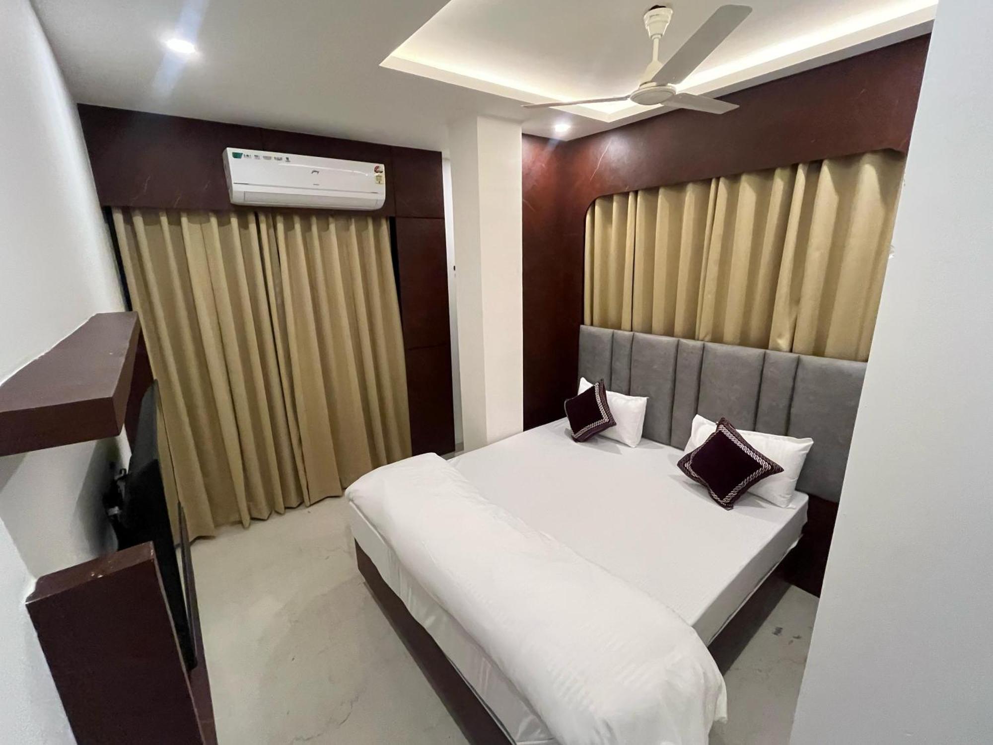 Hotel Revanta Bhilwara Exteriör bild