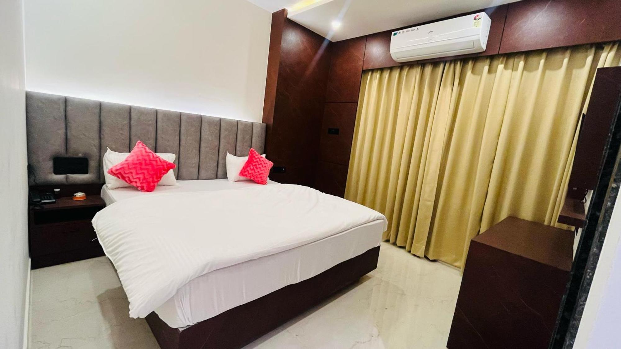 Hotel Revanta Bhilwara Exteriör bild