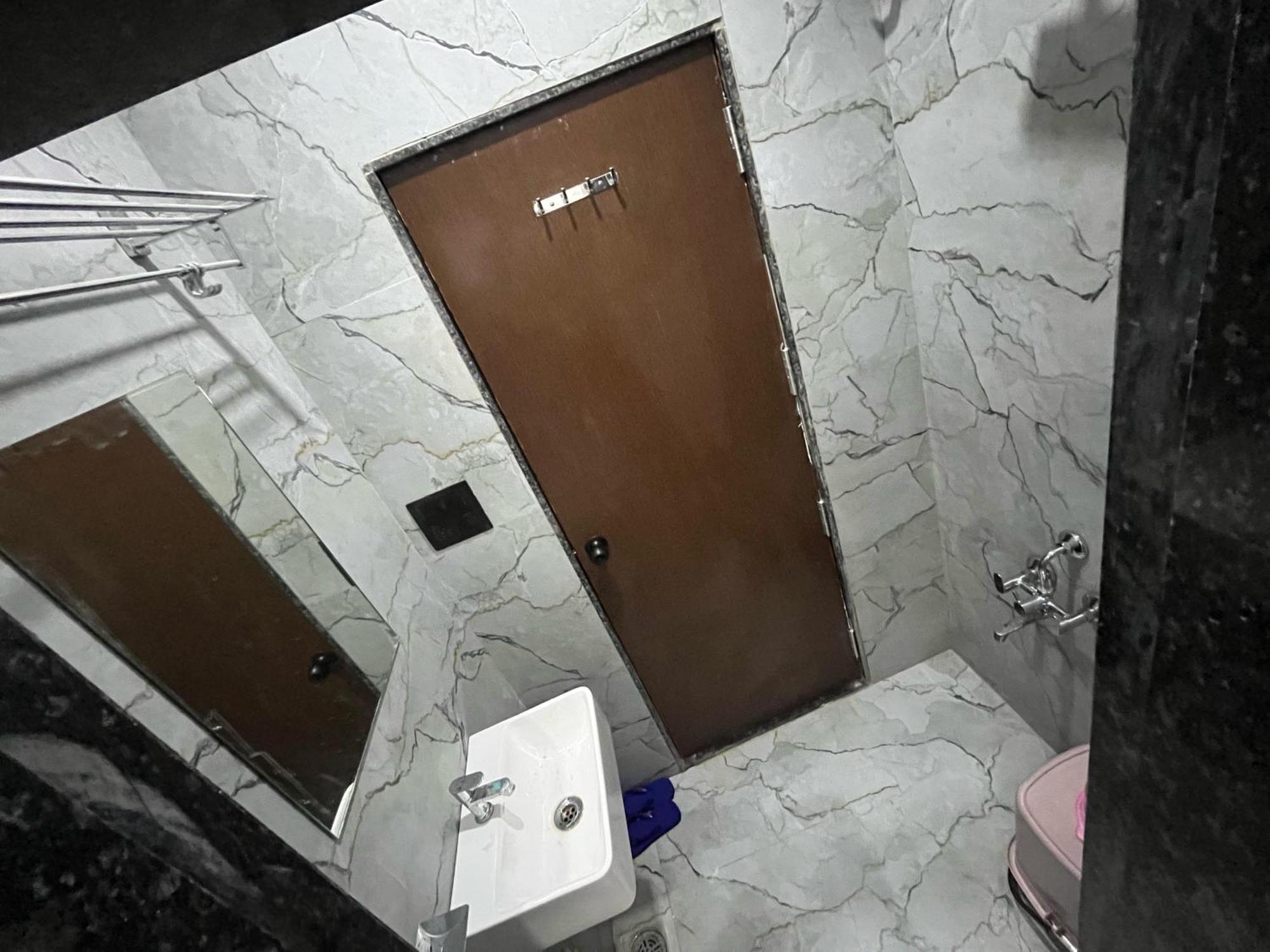 Hotel Revanta Bhilwara Exteriör bild